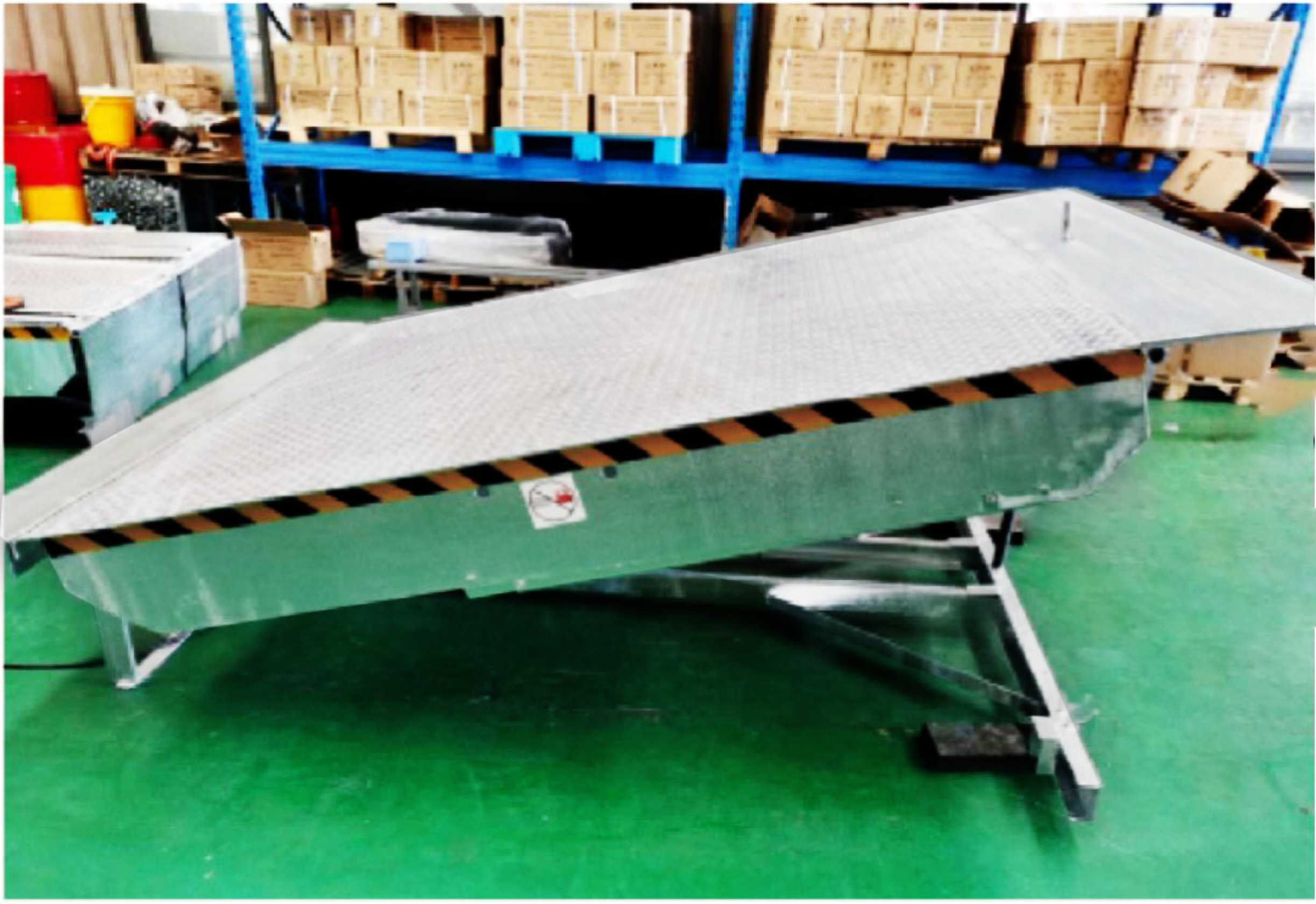 德阳小型移动式登车桥